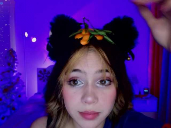 CoralineJones webcam model stream image