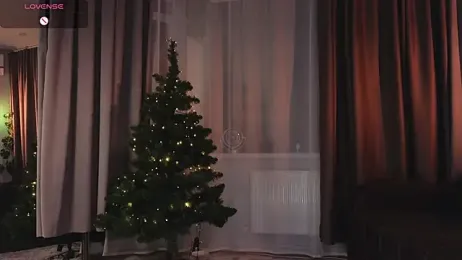 UrLittleVikky webcam model stream image