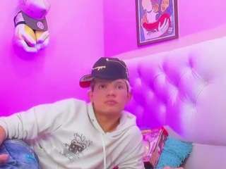 stronger-boy webcam model stream image