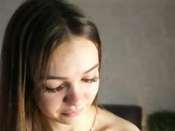 auroralowen webcam model stream image