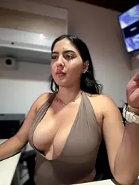 Sofia_Collins- webcam model stream image