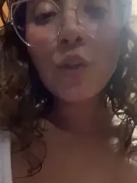 Kay_LustyWife webcam model stream image