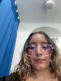 Kay_LustyWife webcam model stream image