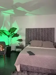 milaivanova webcam model stream image