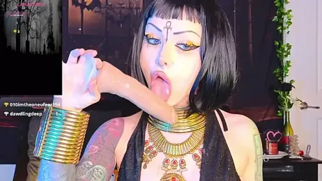 Ivey_Strigoi webcam model stream image