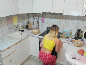 White-Foxy webcam model stream image