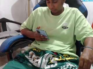 yohatinelly webcam model stream image