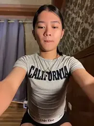 hugecock_molly webcam stripchat model stream image
