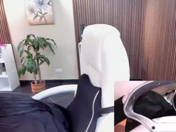 naugthyelli webcam model stream image