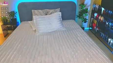 Kira_from_UA webcam model stream image