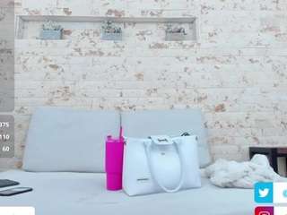 valirya-devote webcam model stream image