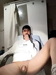 krerem webcam model stream image