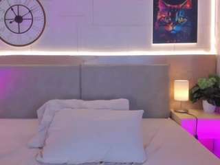 megan-charles webcam model stream image