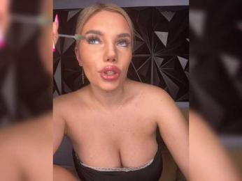 LYALAtop webcam model stream image