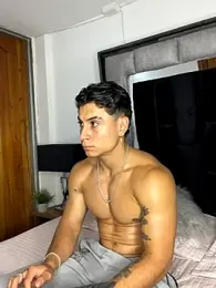 MR_MUSCLE webcam stripchat model stream image