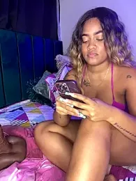 riri_brunnete webcam model stream image