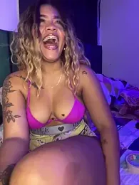 riri_brunnete webcam model stream image