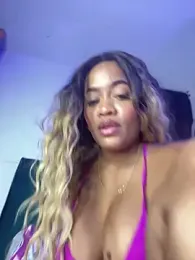 riri_brunnete webcam model stream image