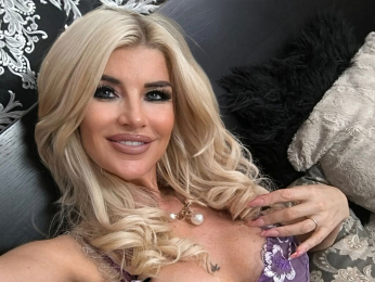 ErikaKis webcam model stream image