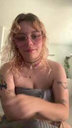 Emy_2002 webcam cam4 model stream image