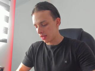 Walker Brown webcam model stream image