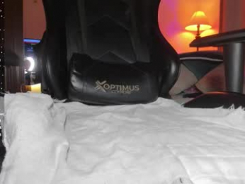 laura_hills18 webcam model stream image