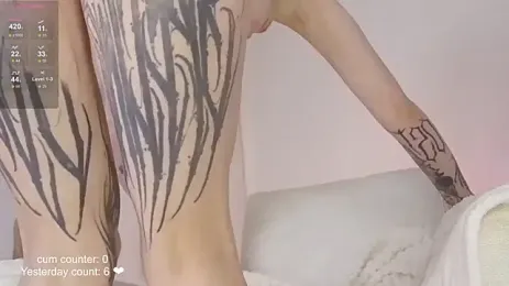 Laurainlove webcam model stream image