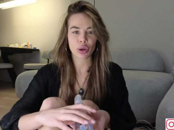 diffgirls1-1 webcam bongacams model stream image