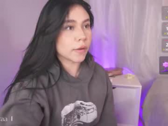 adaaraa_ webcam model stream image