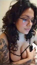 yourlaatingirl webcam model stream image