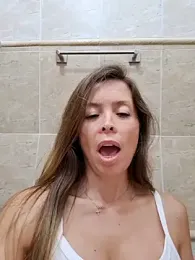 karina_warthon webcam model stream image