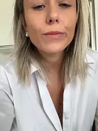 petrouchkaaa_ webcam model stream image