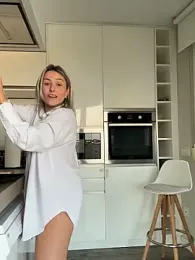 petrouchkaaa_ webcam model stream image