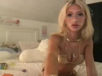 prettylittlelivy webcam model stream image