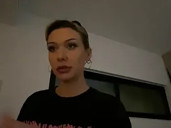 lolaindika webcam model stream image