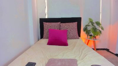 Lunavelvet7 webcam model stream image