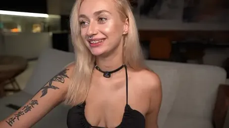 _Kiss_me_hard_ webcam stripchat model stream image
