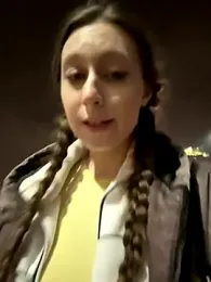 FroggyAnna webcam model stream image