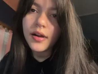 kikilove15 webcam chaturbate model stream image