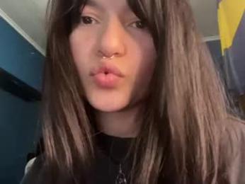 kikilove15 webcam chaturbate model stream image