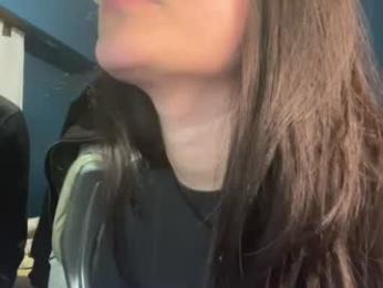 kikilove15 webcam chaturbate model stream image