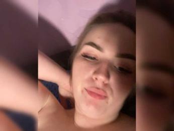 Violettae webcam model stream image