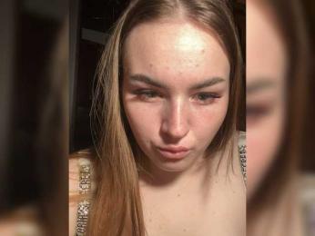 Violettae webcam model stream image