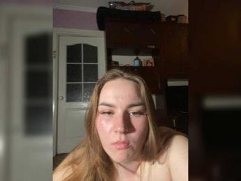 Violettae webcam model stream image