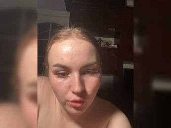 Violettae webcam model stream image