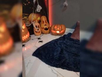 -Lili webcam model stream image