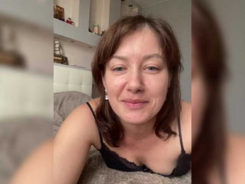 KatrinZeta webcam model stream image