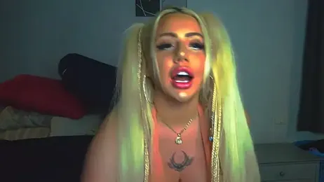 TiaDoll webcam model stream image