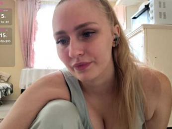 Lika-Doll webcam model stream image