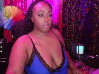 queencroze webcam model stream image